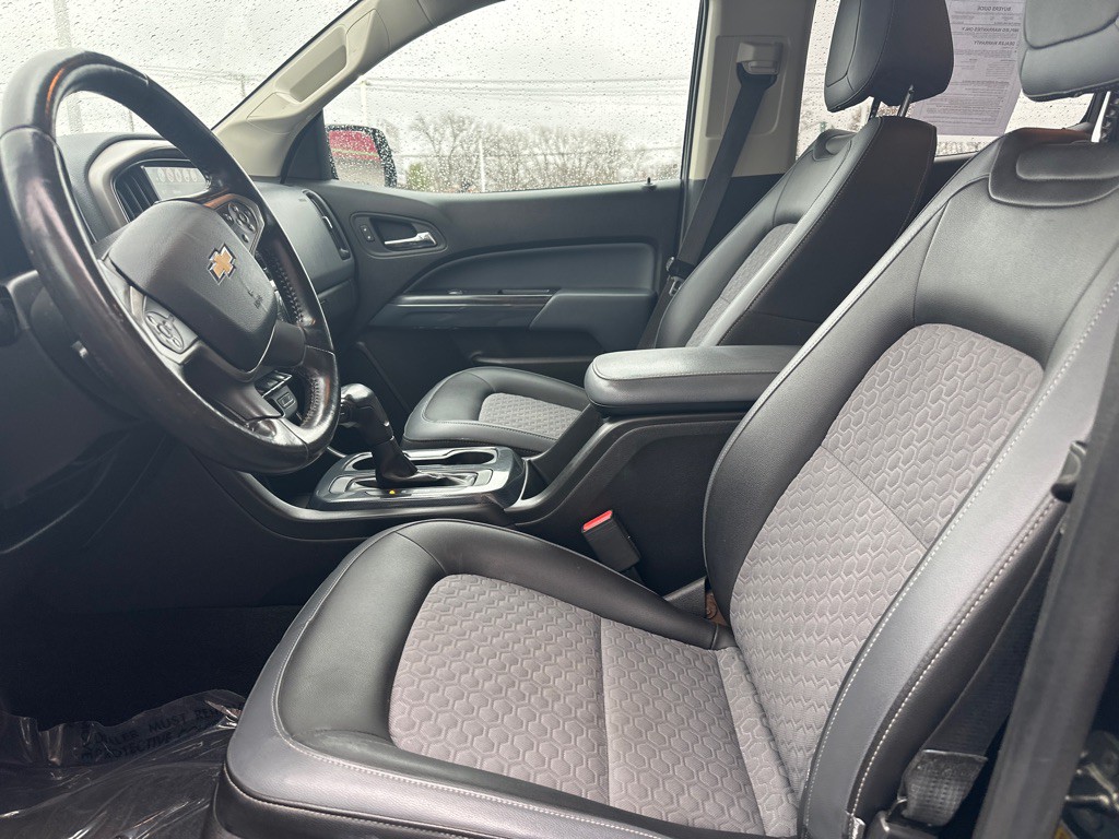 2017 Chevrolet Colorado Image 2