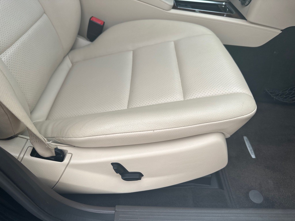 2013 Mercedes-Benz GLK-Class Image 11