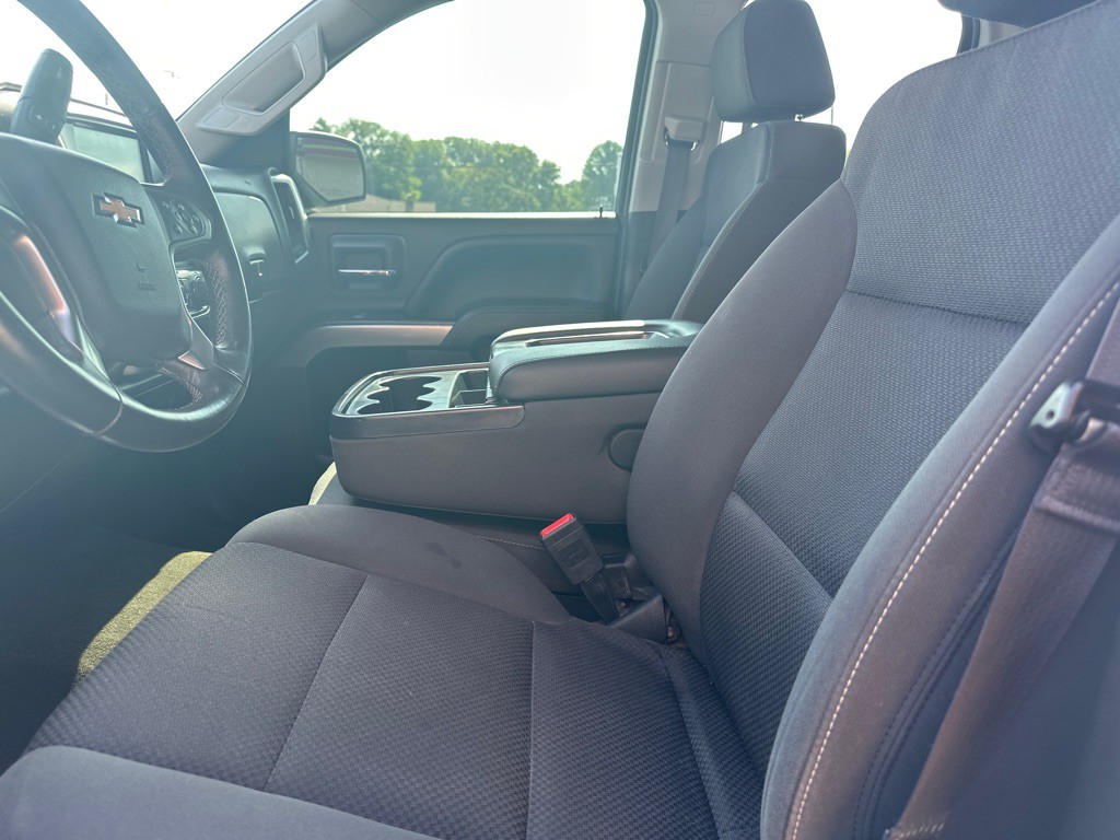 2017 Chevrolet Silverado 1500 Image 2