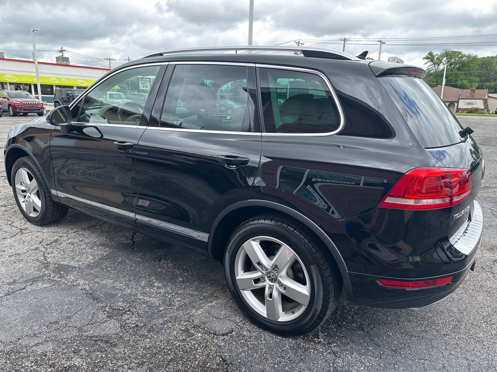 2013 Volkswagen Touareg Image 3