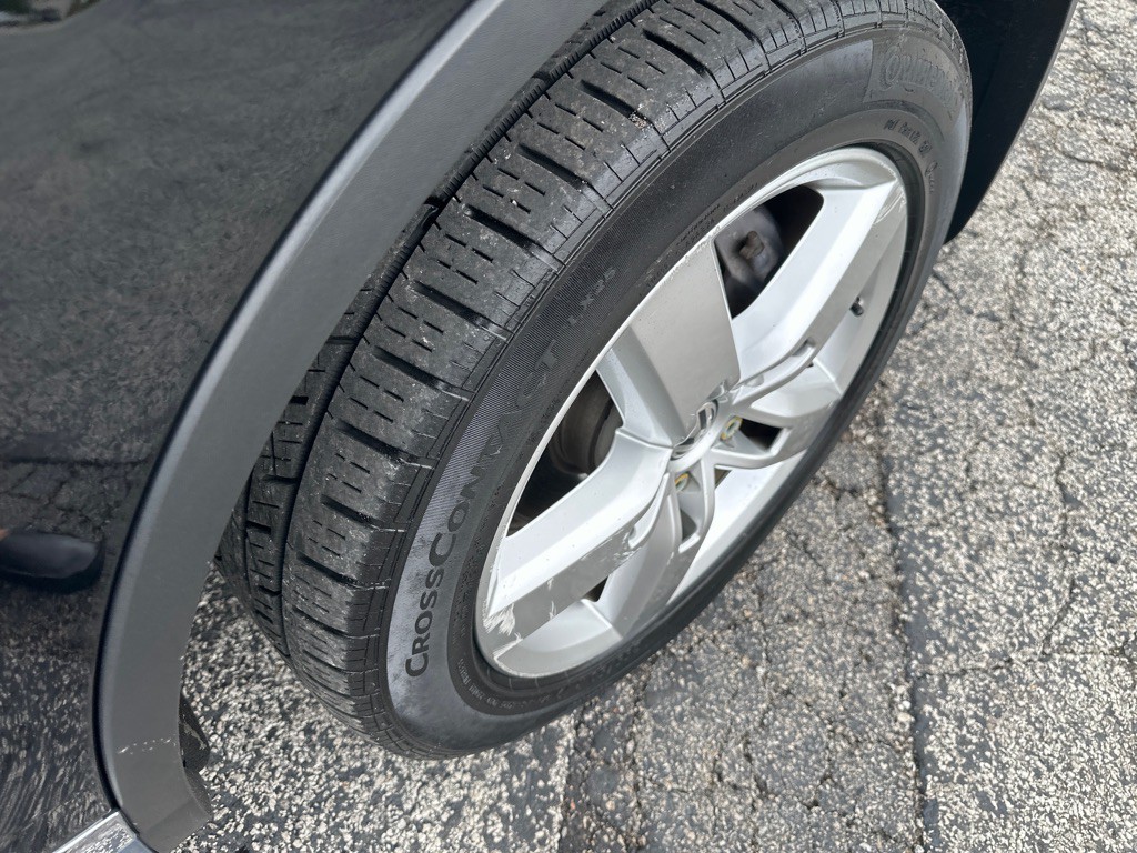 2013 Volkswagen Touareg Image 7