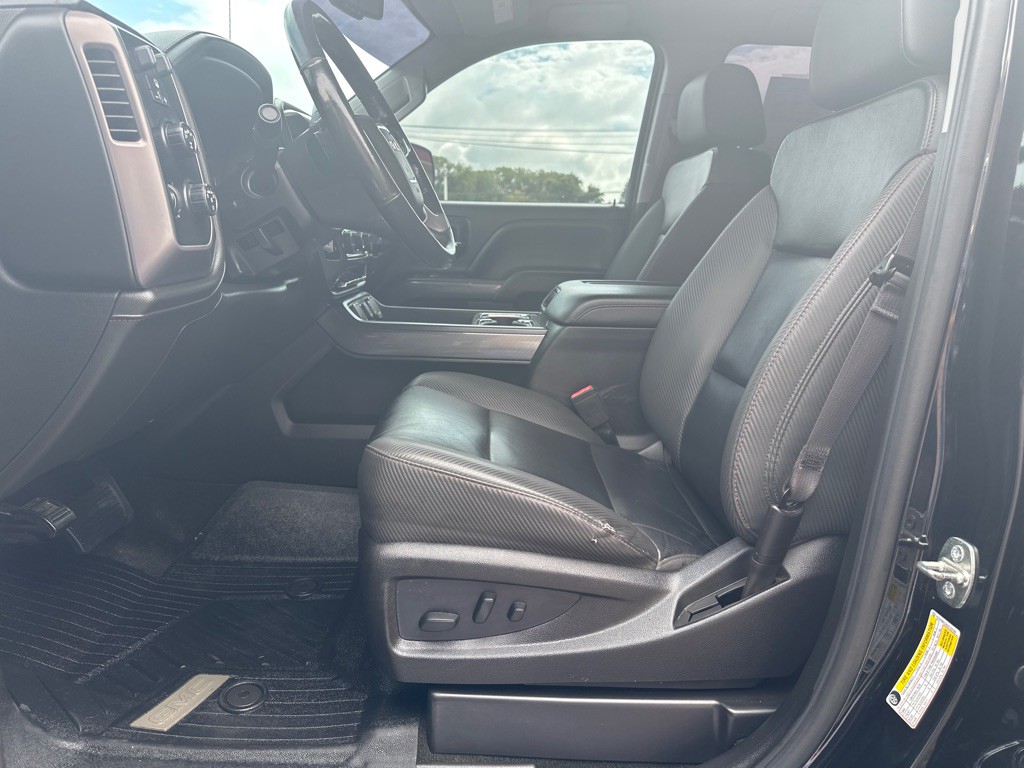 2017 GMC Sierra Image 2