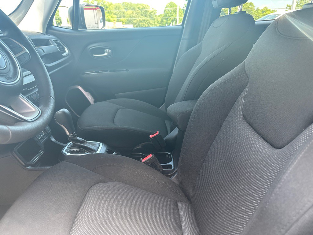 2021 Jeep Renegade Image 2