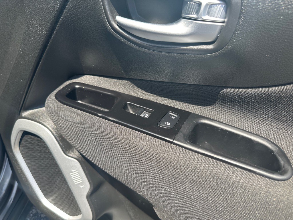 2021 Jeep Renegade Image 11