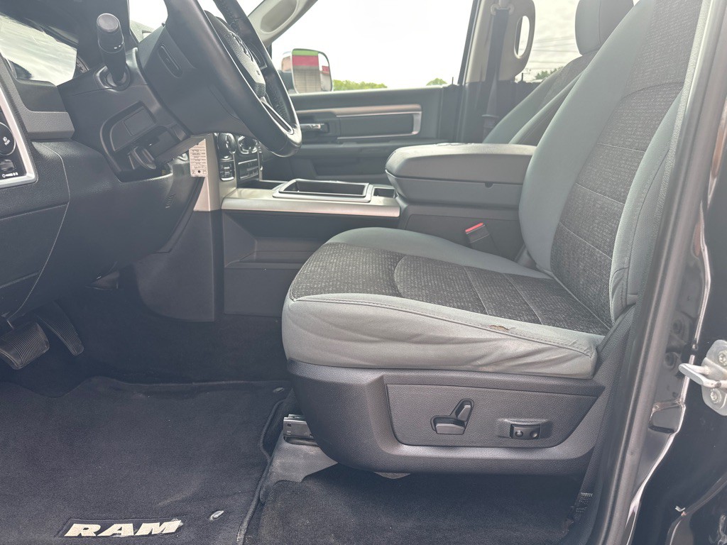 2014 RAM 1500 Image 2
