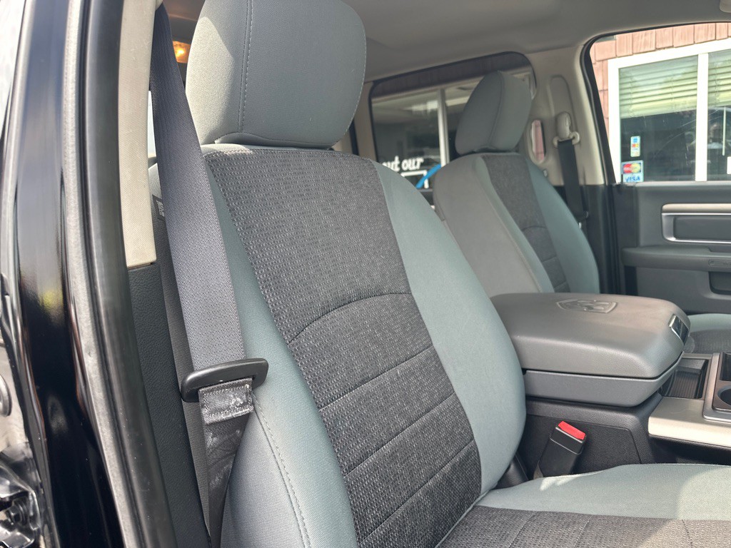 2014 RAM 1500 Image 9