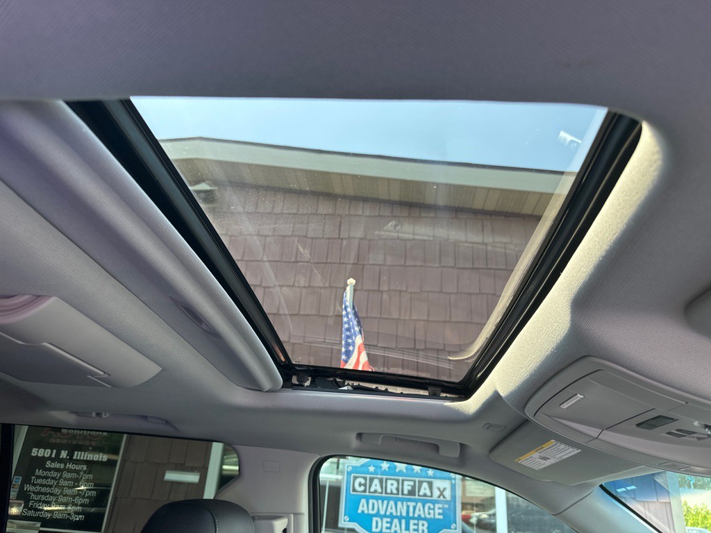 2015 Chevrolet Suburban Image 13