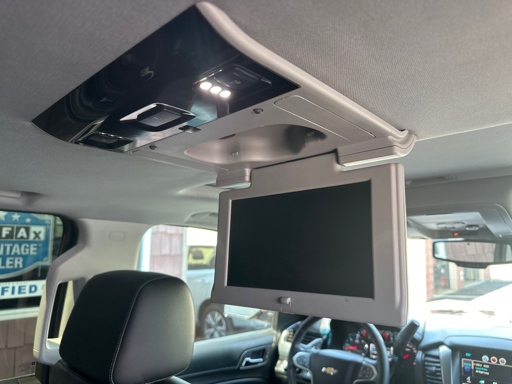 2015 Chevrolet Suburban Image 17