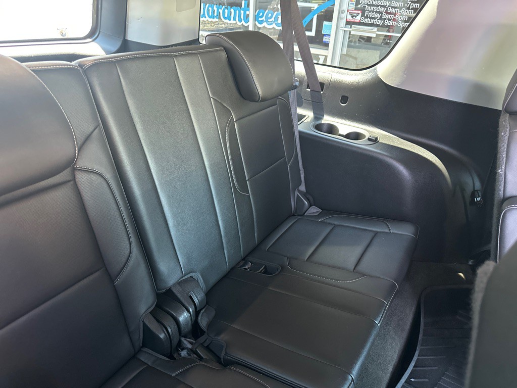 2015 Chevrolet Suburban Image 18