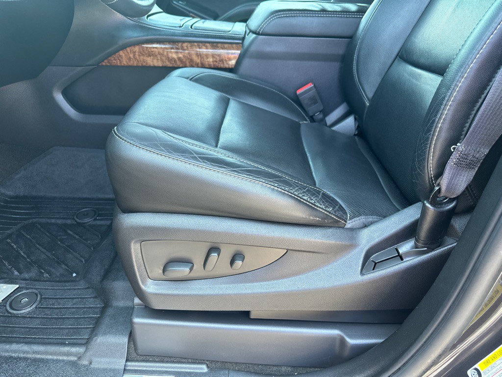 2015 Chevrolet Suburban Image 23