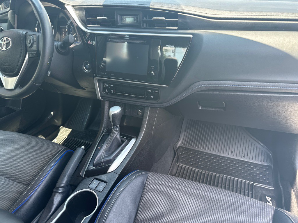 2017 Toyota Corolla Image 9