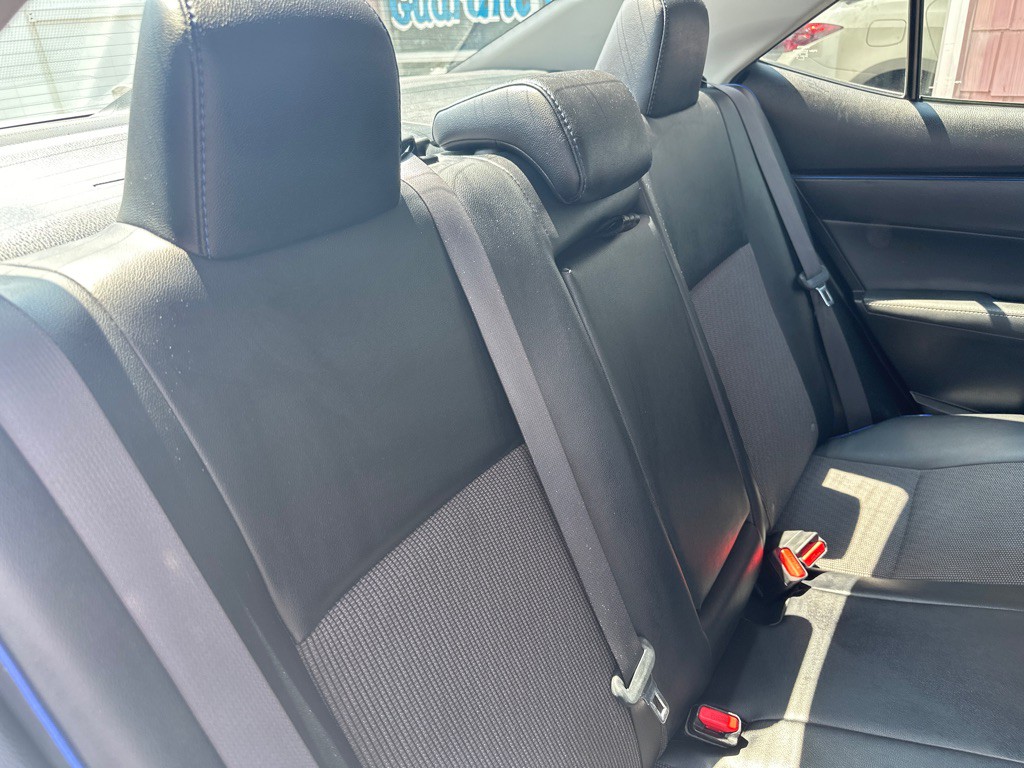 2017 Toyota Corolla Image 14