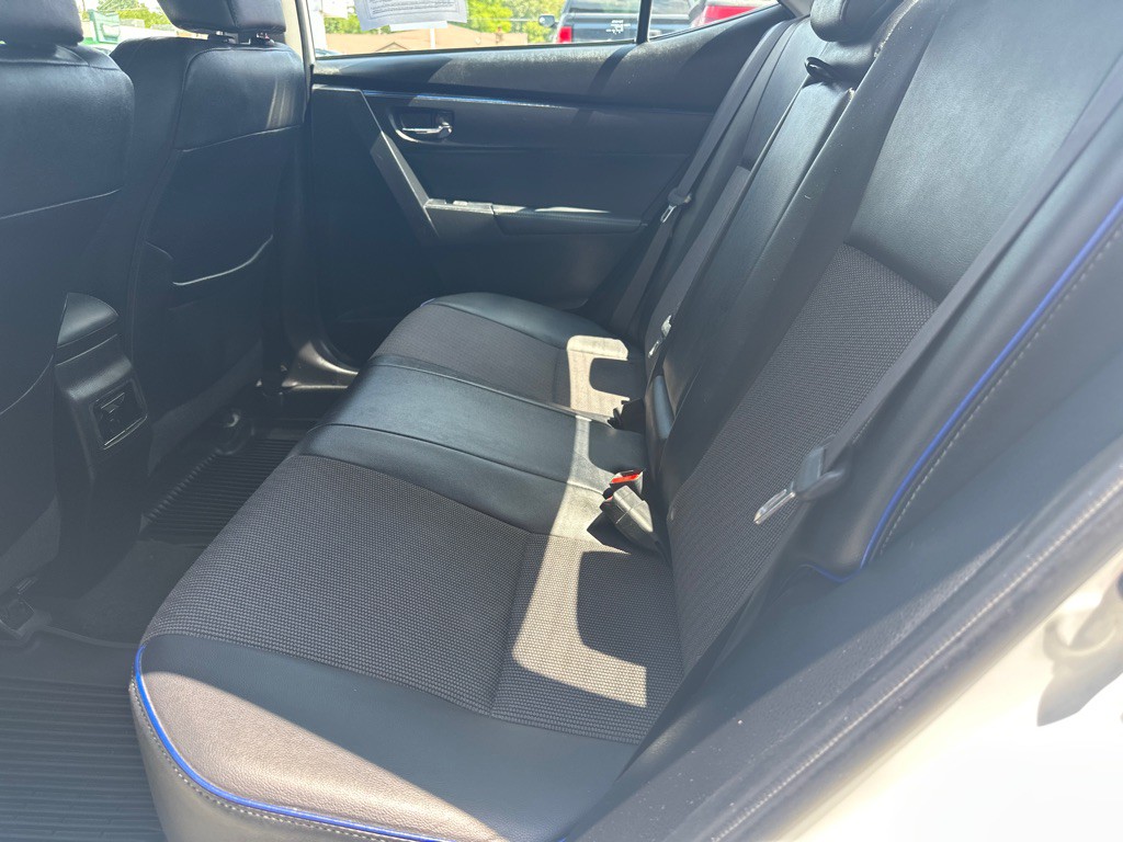 2017 Toyota Corolla Image 16