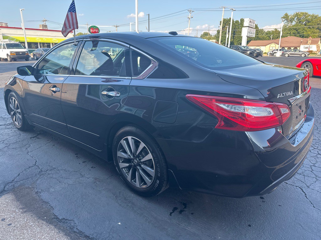 2017 Nissan Altima Image 3