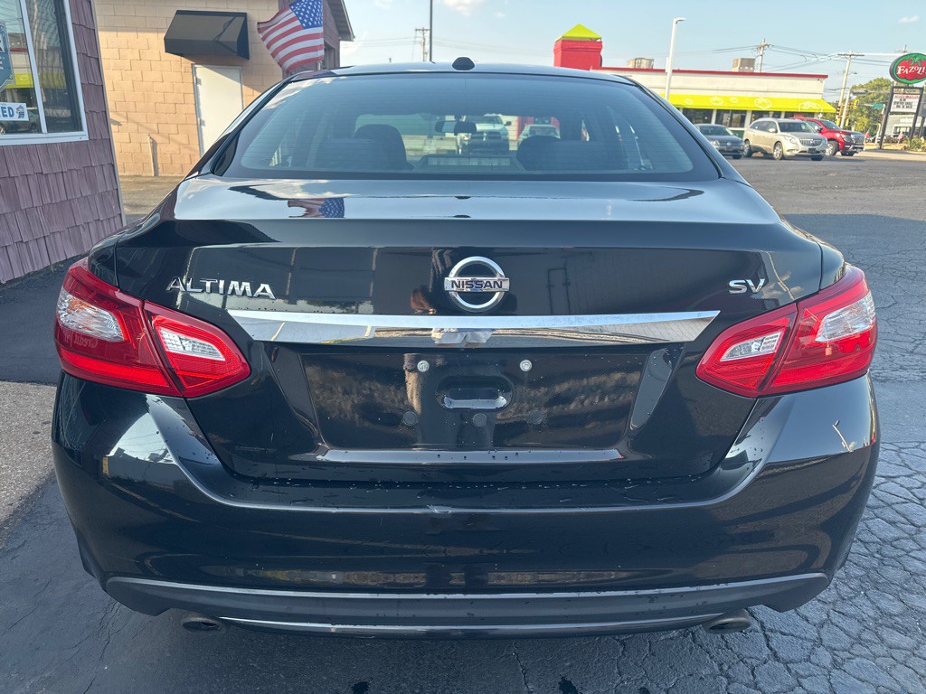 2017 Nissan Altima Image 4