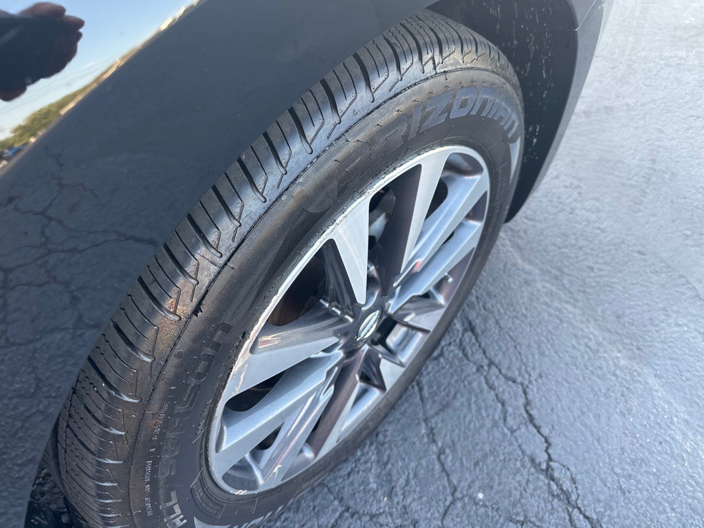 2017 Nissan Altima Image 7
