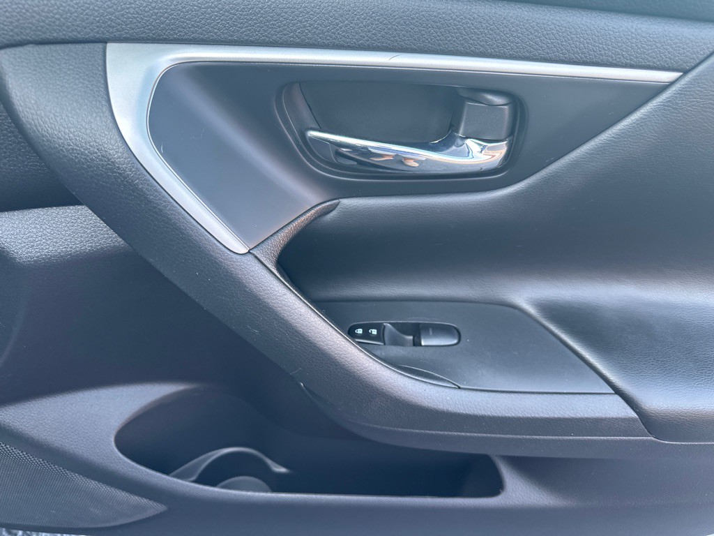2017 Nissan Altima Image 11