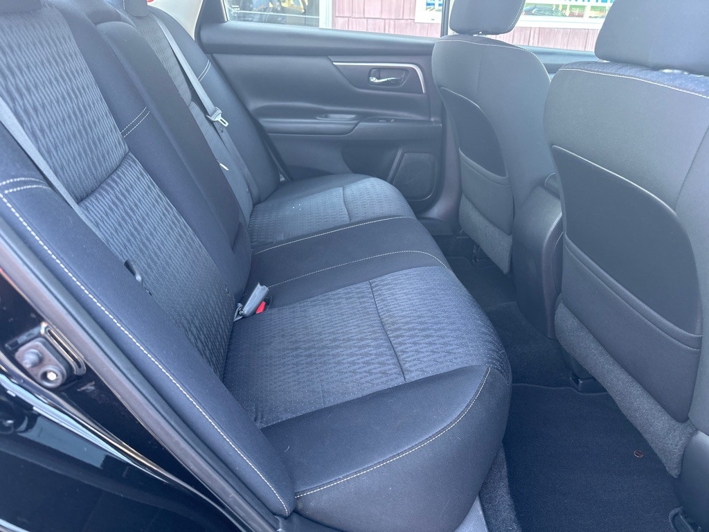 2017 Nissan Altima Image 13