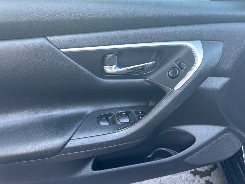 2017 Nissan Altima Image 17