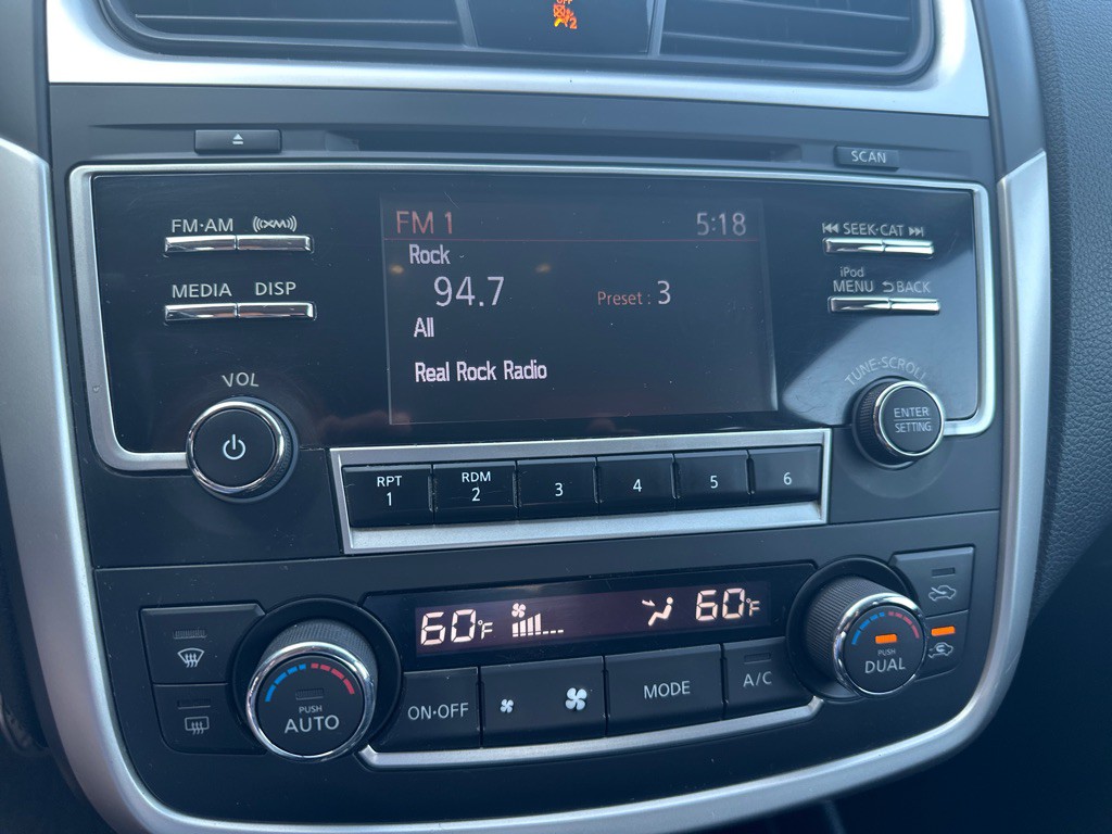 2017 Nissan Altima Image 21