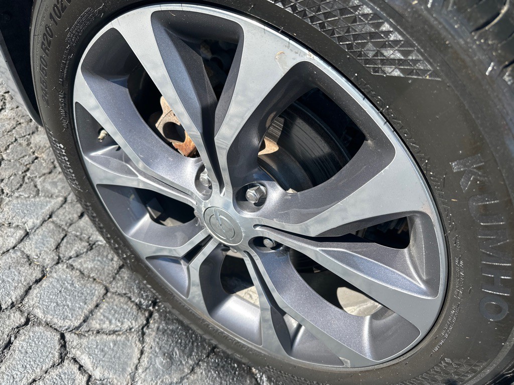 2017 Chrysler Pacifica Image 6