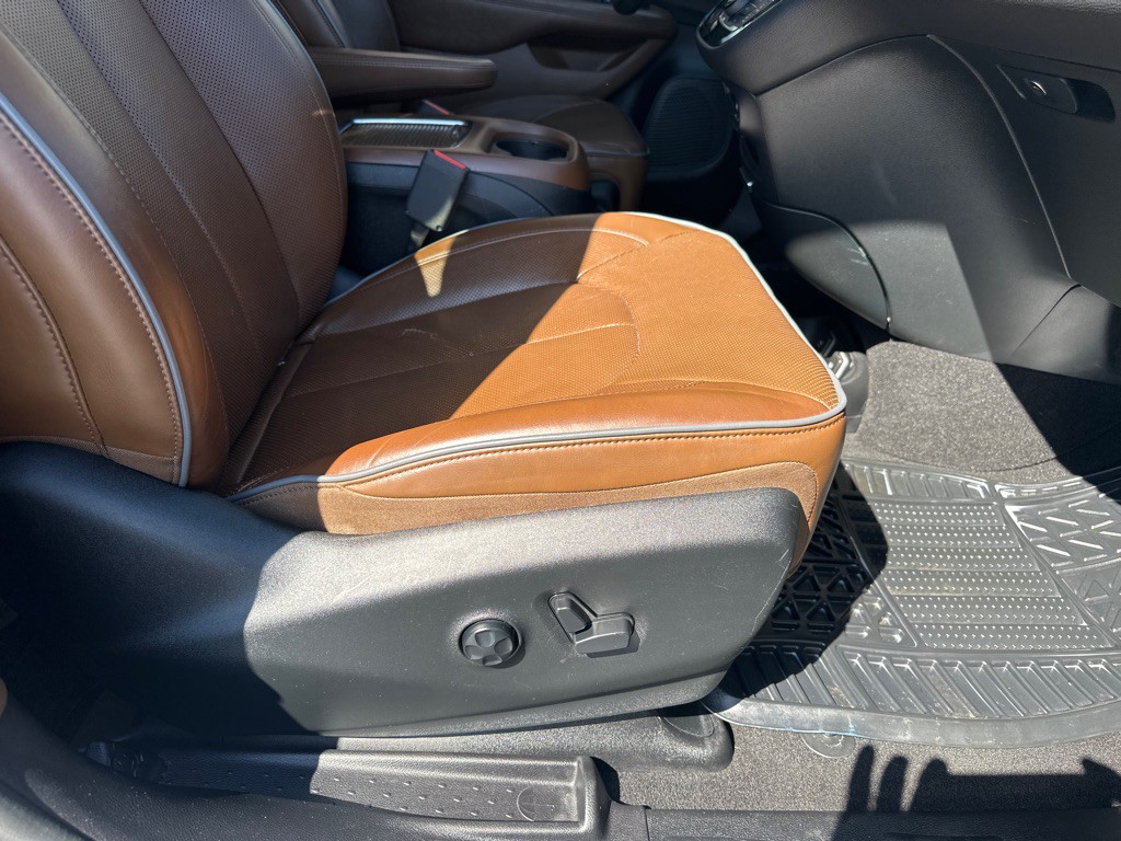 2017 Chrysler Pacifica Image 10