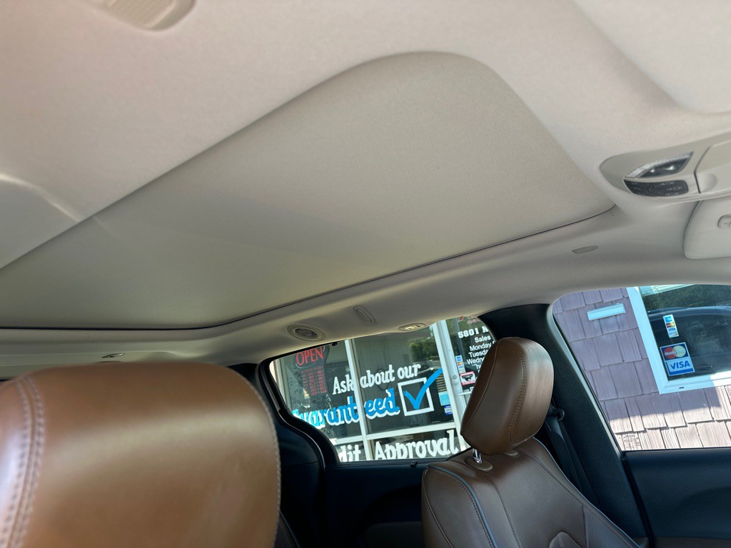 2017 Chrysler Pacifica Image 12