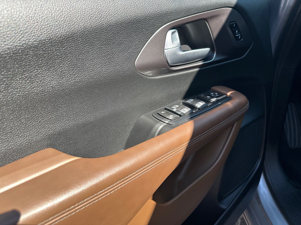 2017 Chrysler Pacifica Image 20