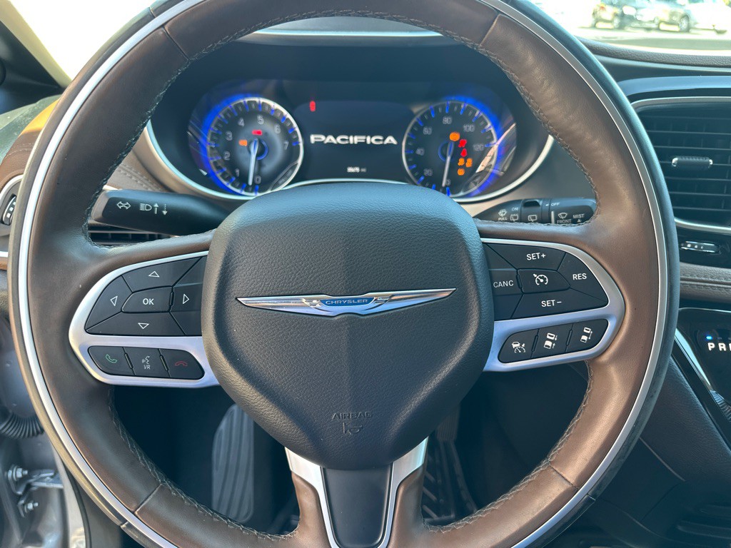 2017 Chrysler Pacifica Image 25