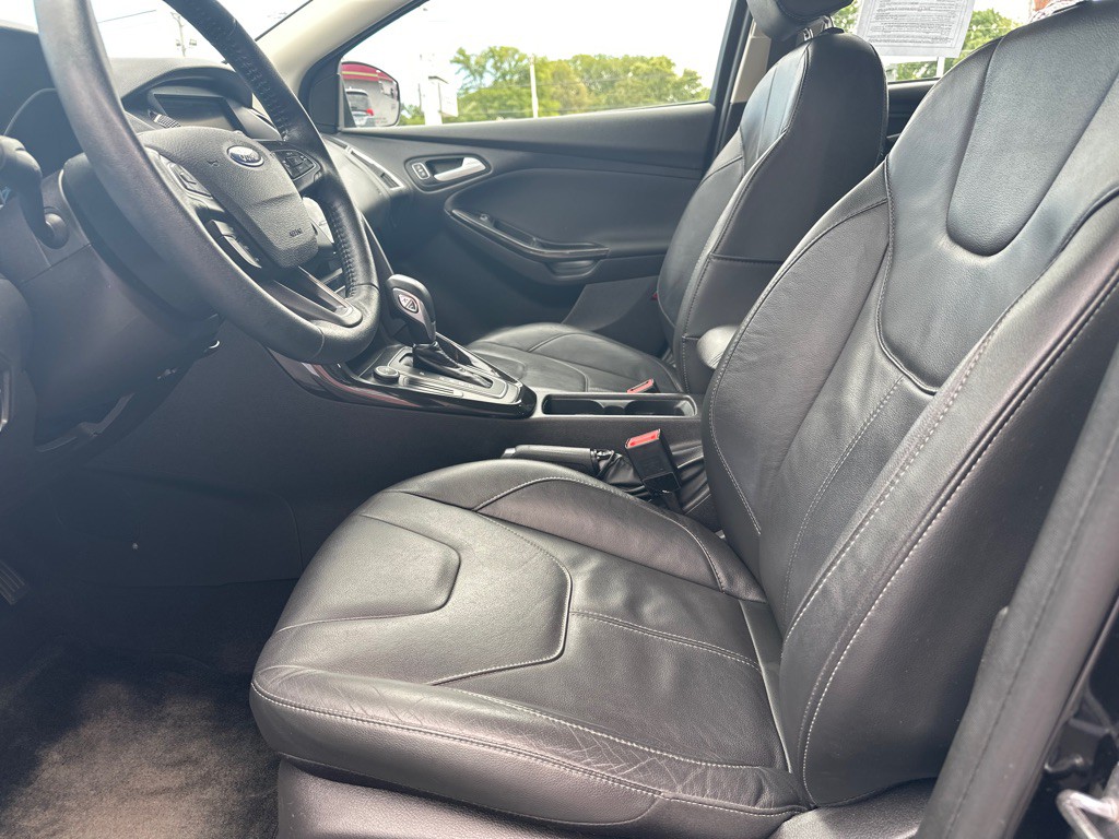 2015 Ford Focus Image 2