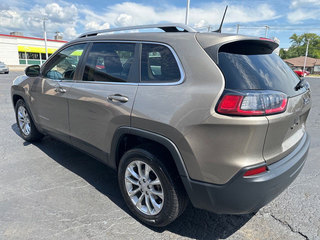 2019 Jeep Cherokee Image 3
