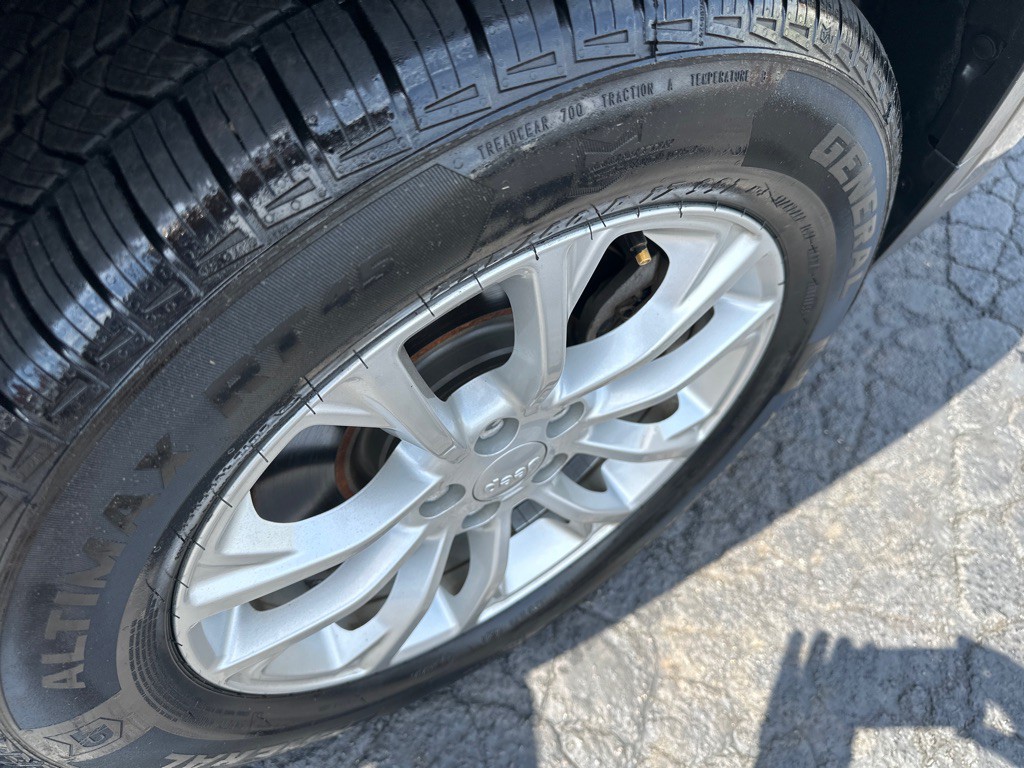 2019 Jeep Cherokee Image 7
