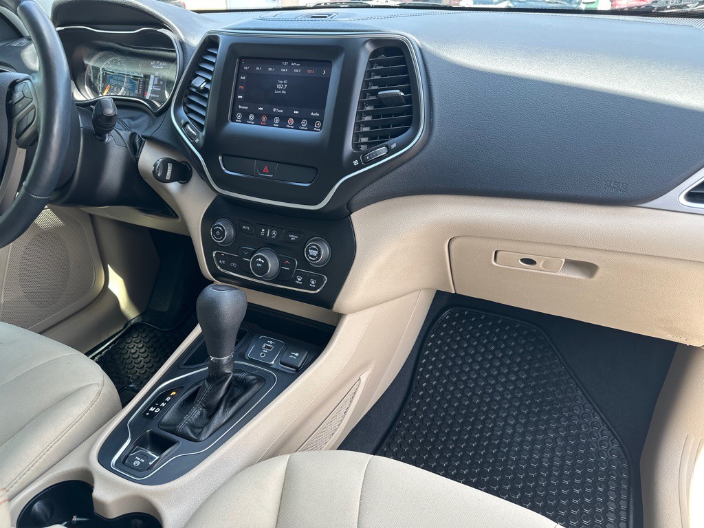 2019 Jeep Cherokee Image 8