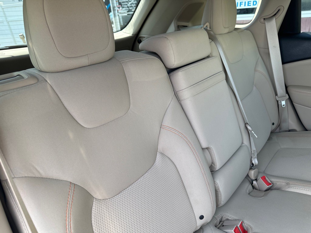 2019 Jeep Cherokee Image 14
