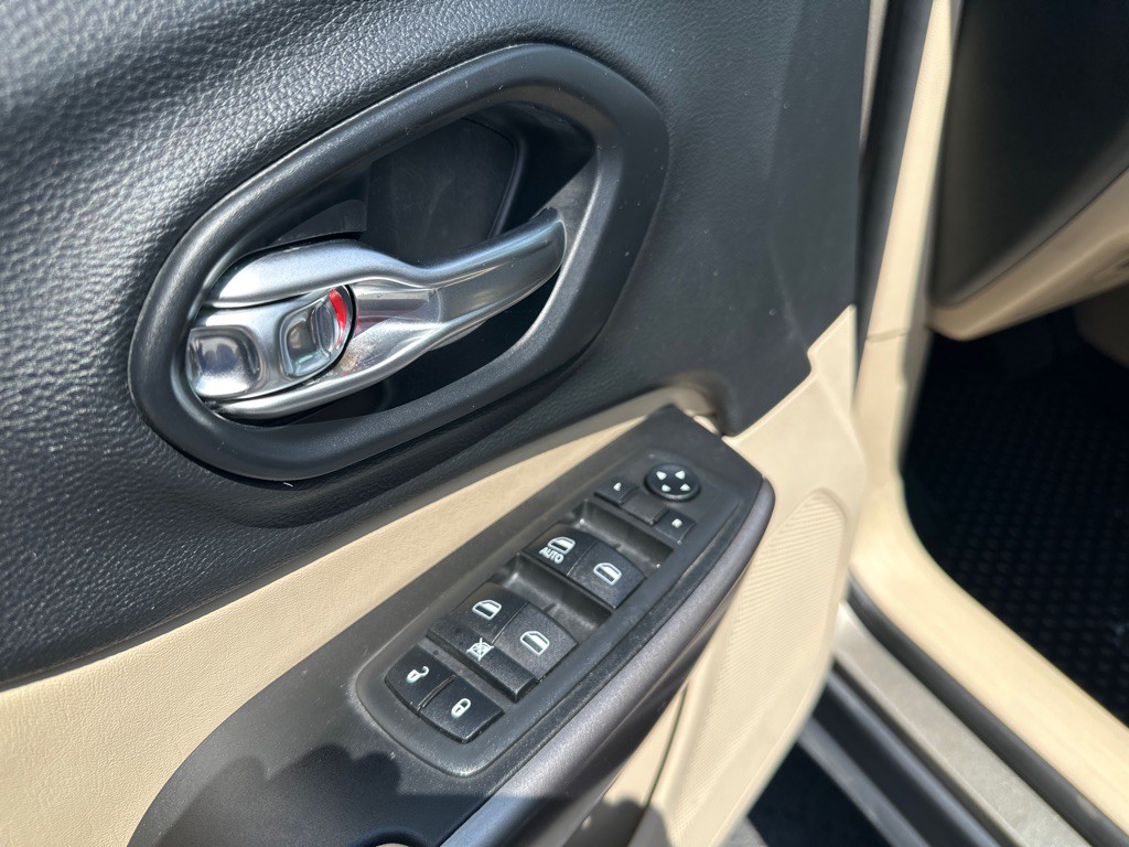 2019 Jeep Cherokee Image 18