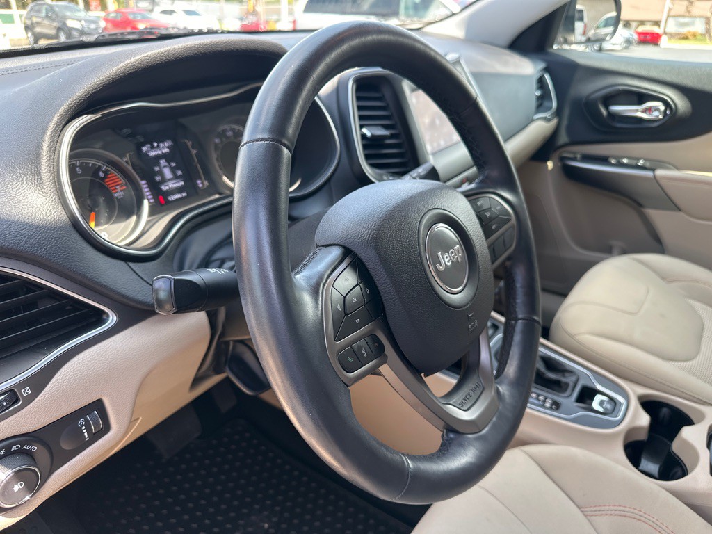 2019 Jeep Cherokee Image 24