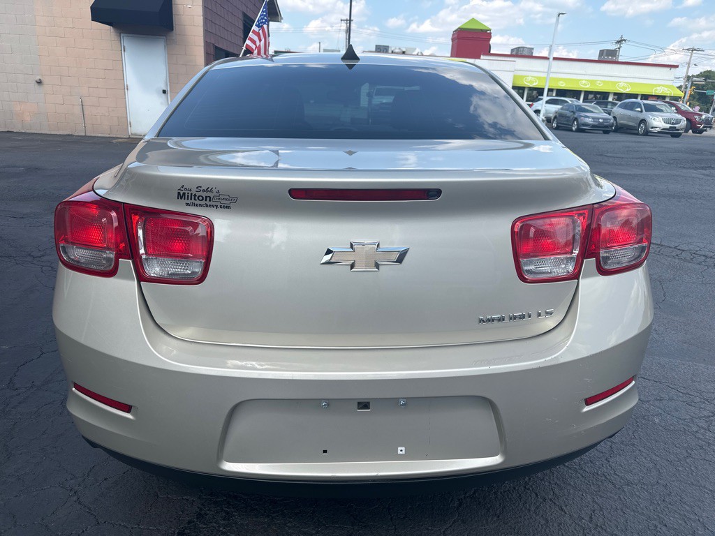 2014 Chevrolet Malibu Image 4