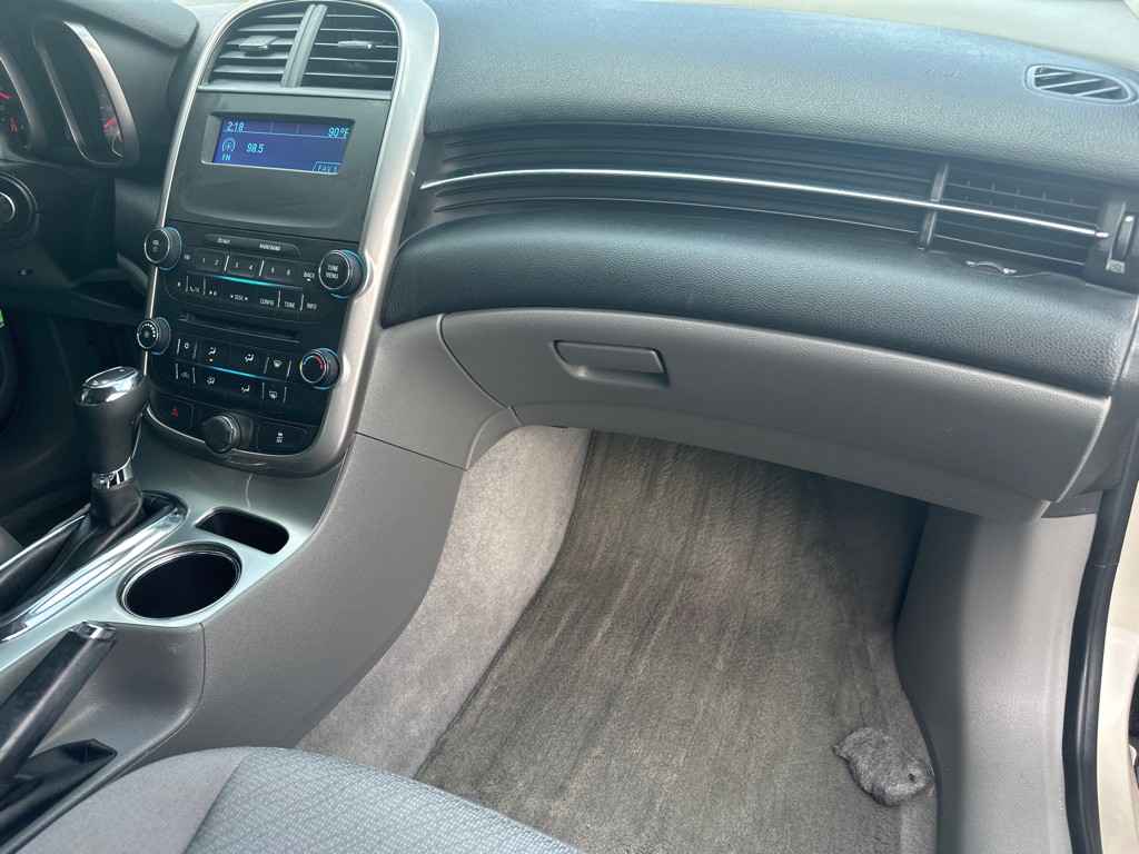 2014 Chevrolet Malibu Image 8