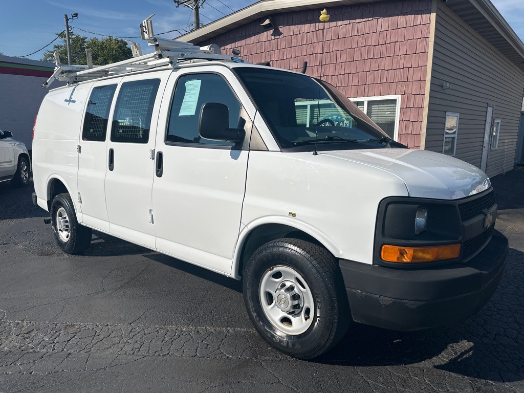 2013 Chevrolet Express Image 1