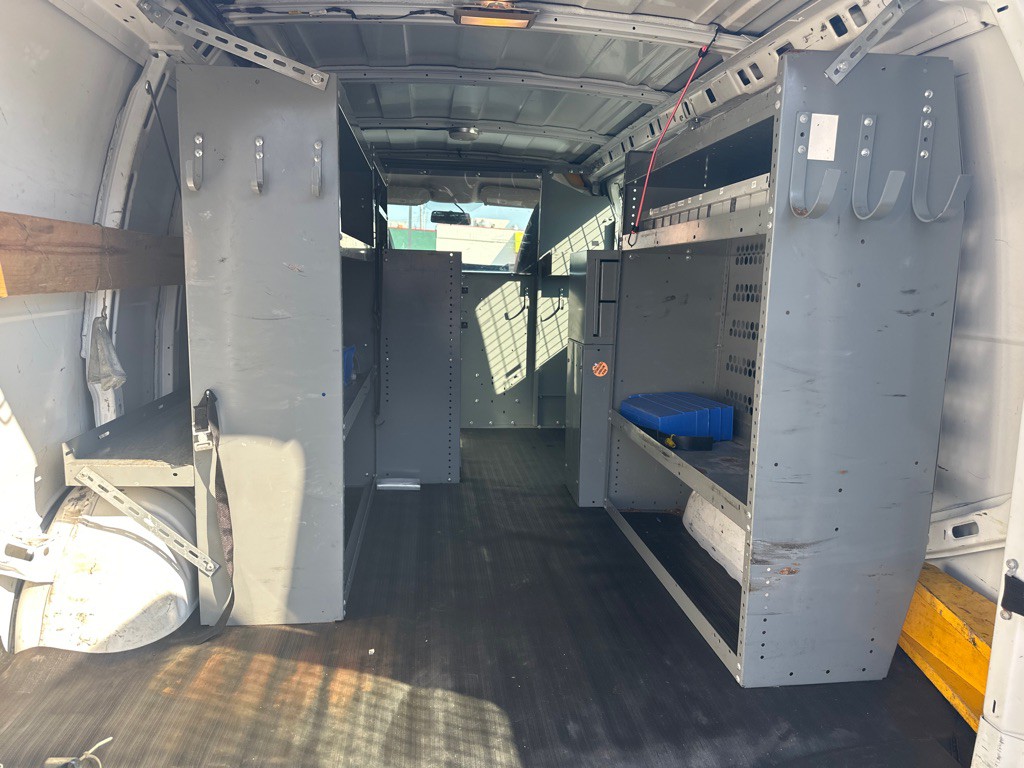 2013 Chevrolet Express Image 18