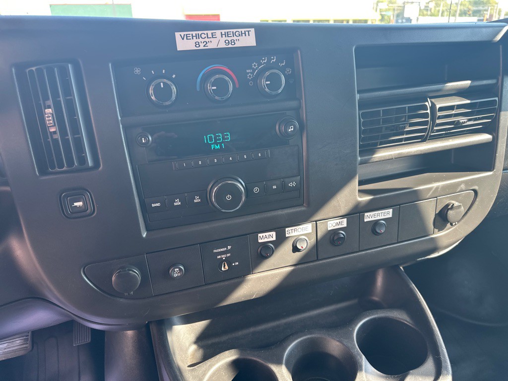2013 Chevrolet Express Image 22