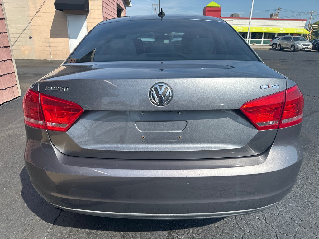 2014 Volkswagen Passat Image 4