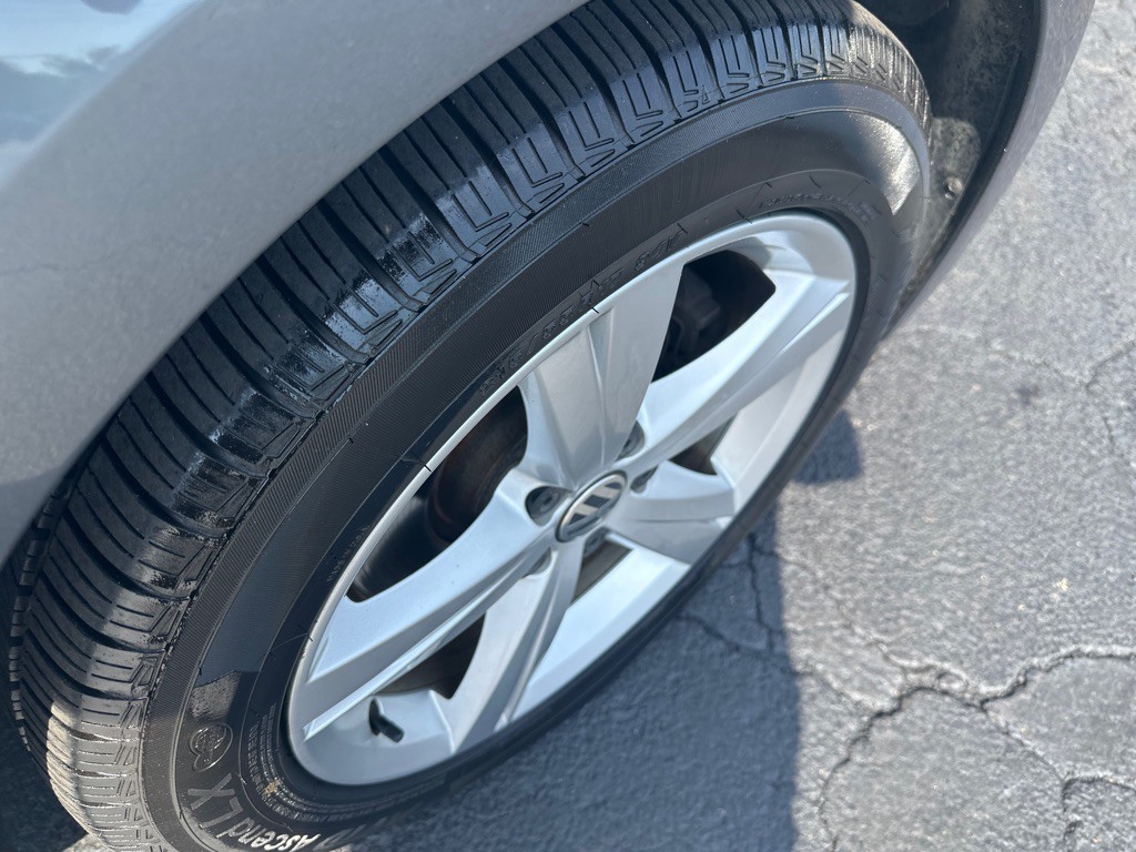2014 Volkswagen Passat Image 7