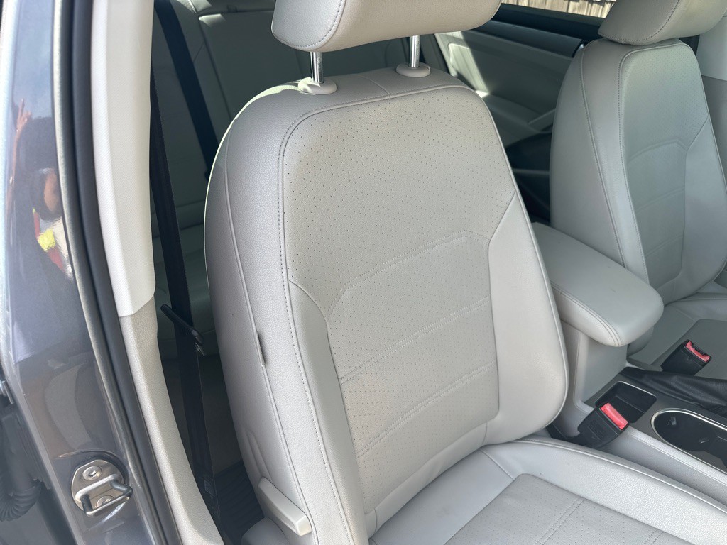 2014 Volkswagen Passat Image 9