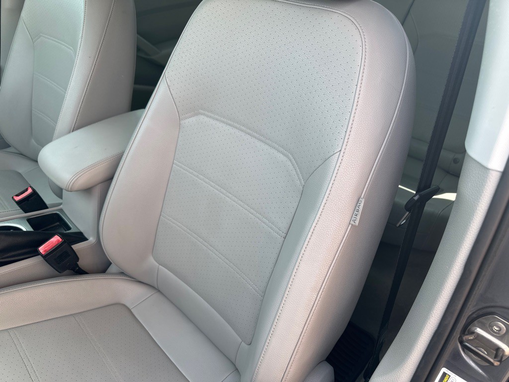 2014 Volkswagen Passat Image 18