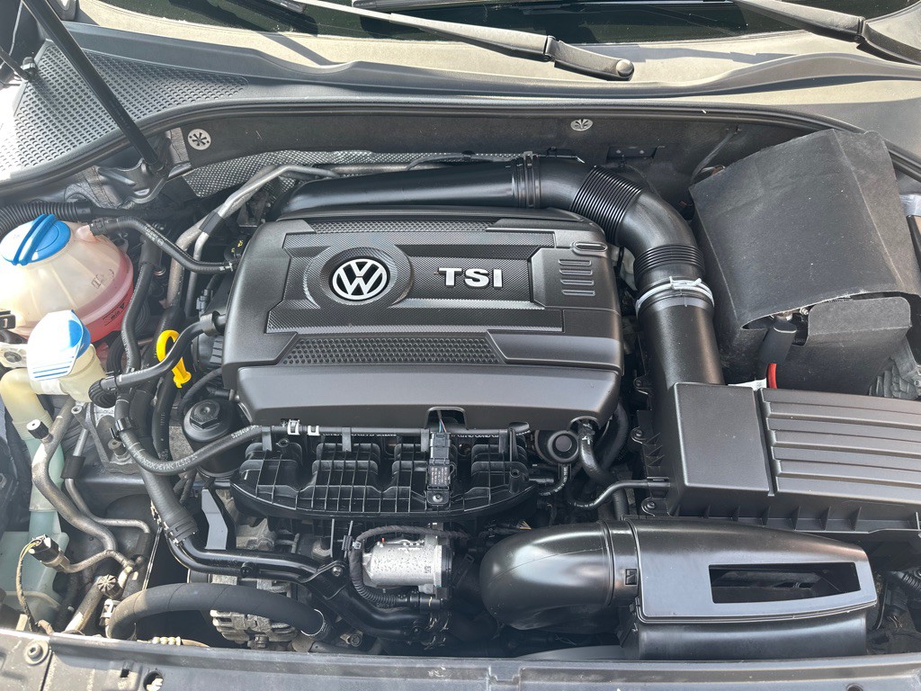 2014 Volkswagen Passat Image 24