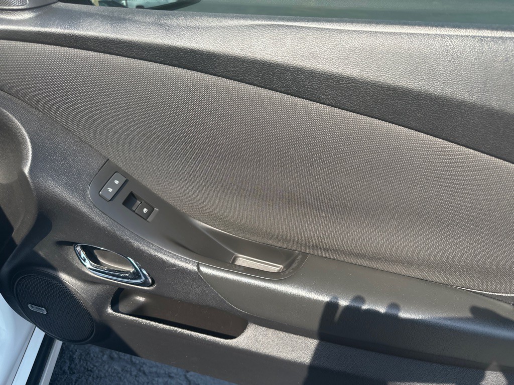 2015 Chevrolet Camaro Image 12