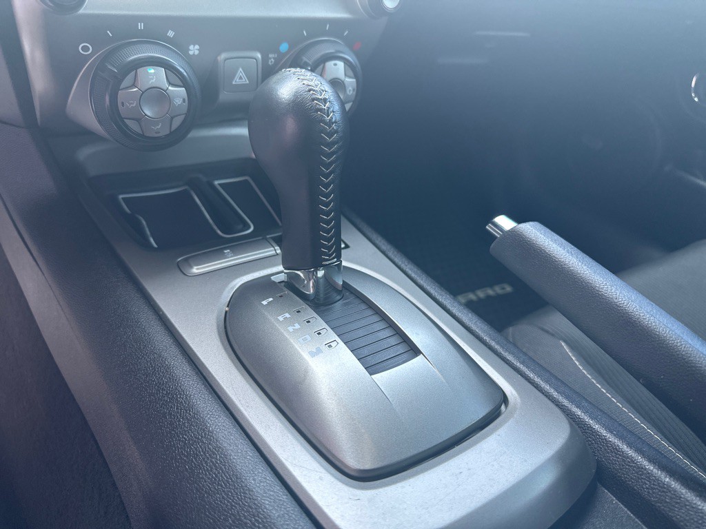 2015 Chevrolet Camaro Image 17