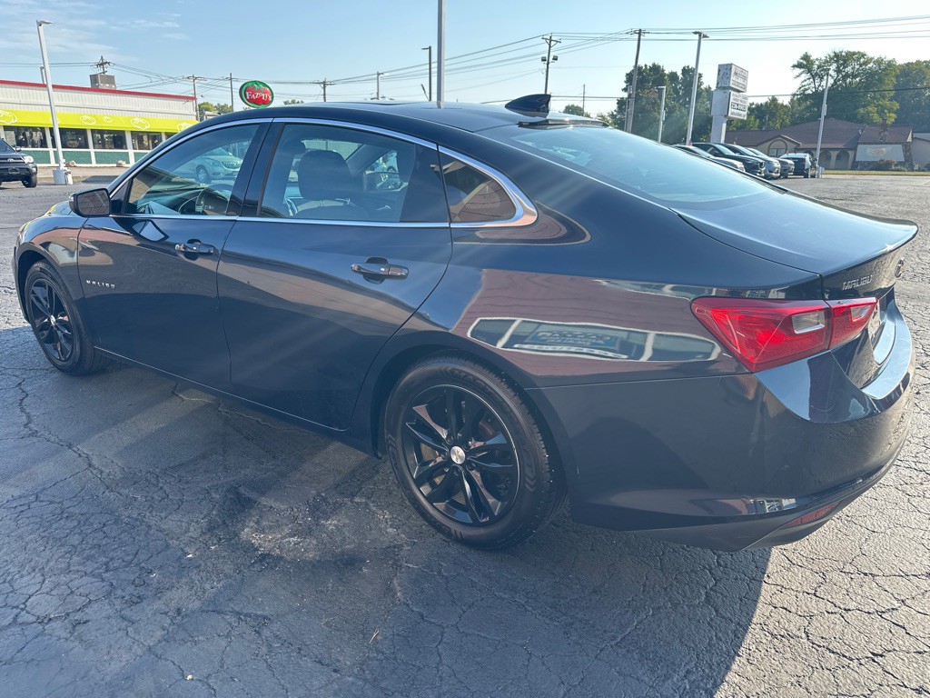 2018 Chevrolet Malibu Image 3