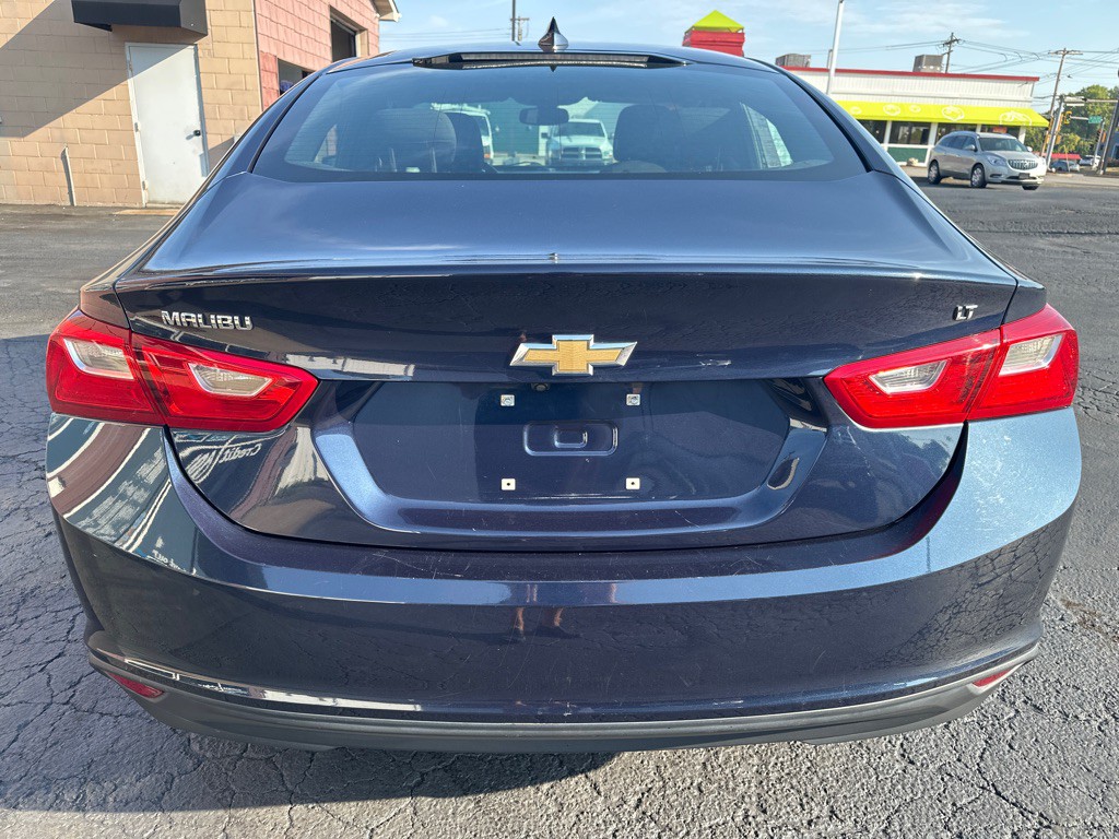 2018 Chevrolet Malibu Image 4